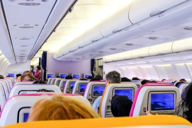 khoang máy bay có hành khách.